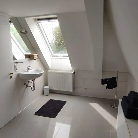 Charming Attic Apartment For 2 * Oberschleißheim